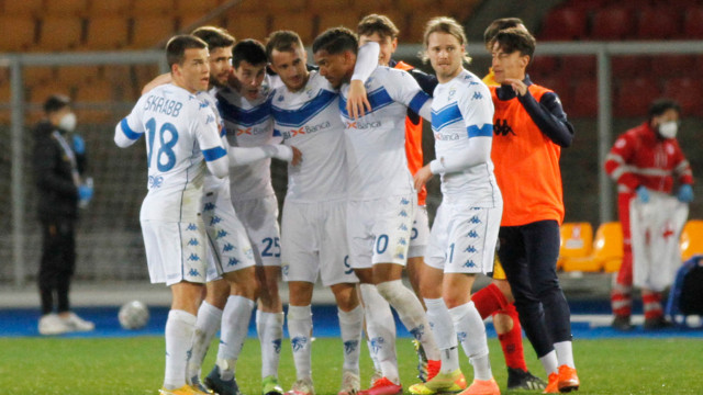 BRESCIA STAGIONE 2020-2021 LECCE-BRESCIA 09/02/2021 ABBRACCIO FINALE MICHEL CAPUTO/SILPRESS lecce-brescia