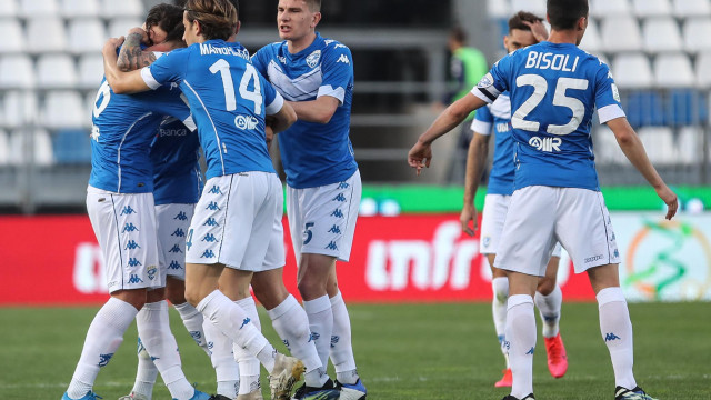 Sport Calcio Serie B Stadio Mario Rigamonti Brescia Pordenone nella foto Andrea Cistana esulta dopo il gol con i compagni 02/04/2021 nicoli@newreporter