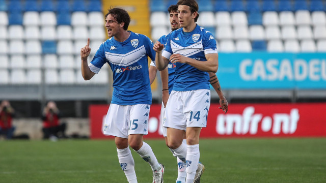 Sport Calcio Serie B Stadio Mario Rigamonti Brescia Pordenone nella foto Andrea Cistana esulta dopo il gol con i compagni 02/04/2021 nicoli@newreporter