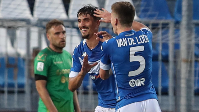 Sport Calcio Serie B Stadio Mario Rigamonti Brescia Pordenone nella foto Emanuele Ndoj esulta dopo il gol 02/04/2021 nicoli@newreporter