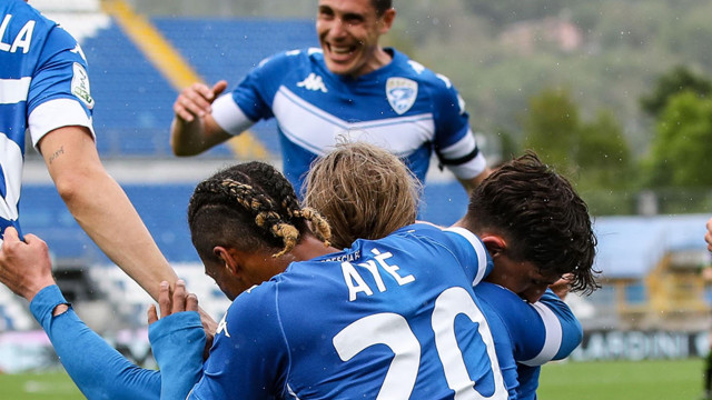 Sport Calcio Serie B Stadio Mario Rigamonti Brescia Spal nella foto Birkir Bjarnason esulta dopo il gol con i compagni 1/05/2021 nicoli@newreporter