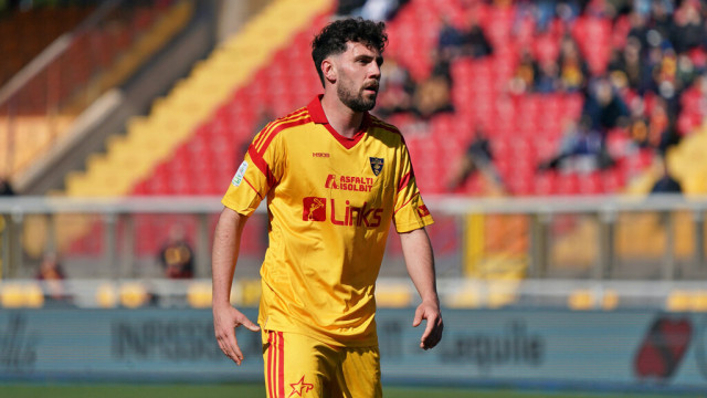 Photo LiveMedia/Emmanuele Mastrodonato
Lecce, Italy, March 12, 2022, Italian soccer Serie B match
US Lecce vs Brescia Calcio
Image shows:
Arturo Calabresi (US Lecce)
LiveMedia - World Copyright