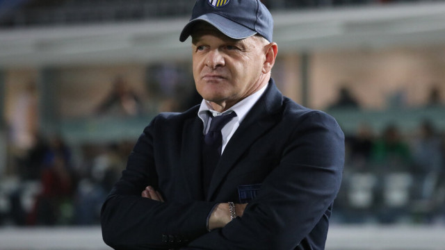 Photo LiveMedia/Luca Amedeo Bizzarri
Brescia, Italy, April 11, 2022, Italian soccer Serie B match
Brescia Calcio vs Parma Calcio
Image shows:
Giuseppe Iachini head coach of PARMA CALCIO looks on during the Serie B match between Brescia Calcio and Parma Calcio at Stadio Mario Rigamonti on April 11, 2022 in Brescia, Italy.
LiveMedia - World Copyright