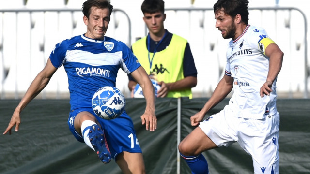 Db Brescia 23/07/2022 - amichevole / Brescia-Sampdoria / foto Daniele Buffa/Image Sport
nella foto: Bartosz Bereszynski-Massimiliano Mangraviti
