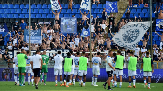 Photo LiveMedia/Gabriele Masotti
Pisa, Italy, August 06, 2022, Italian football Coppa Italia match
AC Pisa vs Brescia Calcio
Image shows:
Players of Brescia greet their fans at the end of the match
LiveMedia - World Copyright