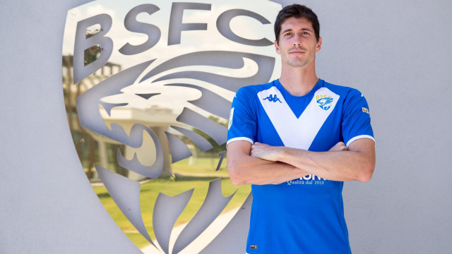 Stefano Moreo maglia 22/23 - foto da Brescia calcio Stefano Moreo maglia 22/23 - foto da Brescia calcio