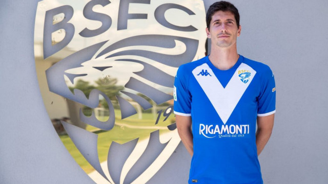 Stefano Moreo maglia 22/23 - foto da Brescia calcio Stefano Moreo maglia 22/23 - foto del Brescia calcio