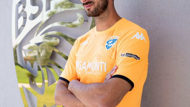 Luca Lezzerini maglia 22/23 - foto da Brescia calcio Luca Lezzerini maglia 22/23 - foto da Brescia calcio