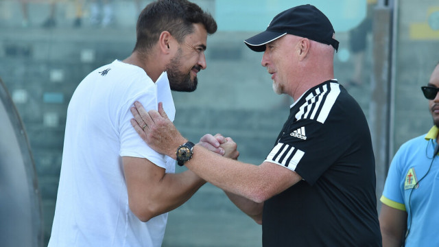 Photo LiveMedia/Gabriele Masotti
Pisa, Italy, August 06, 2022, Italian football Coppa Italia match
AC Pisa vs Brescia Calcio
Image shows:
Head coach of Brescia Pep Clotet and Head coach of Pisa Rolando Maran before the beginning of th match
LiveMedia - World Copyright