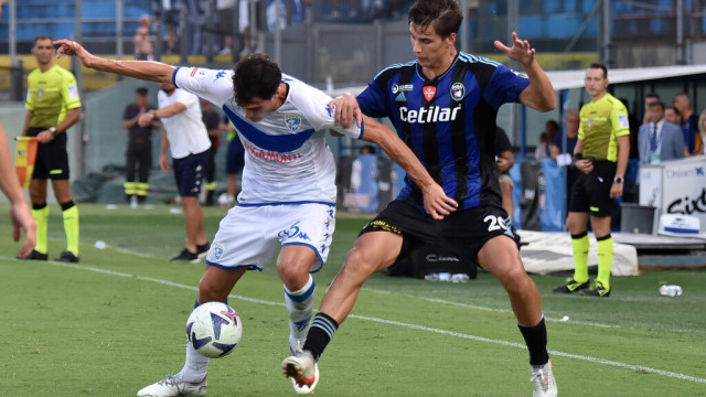 Photo LiveMedia/Gabriele Masotti
Pisa, Italy, August 06, 2022, Italian football Coppa Italia match
AC Pisa vs Brescia Calcio
Image shows:
Dimitri Bisoli (Brescia) and Pietro Beruatto (Pisa) fighting
LiveMedia - World Copyright