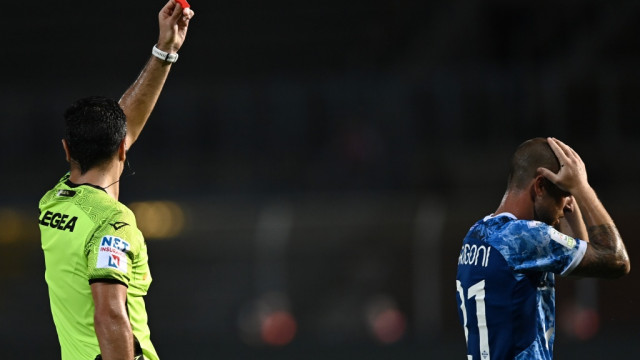 Db Como 29/08/2022 - campionato di calcio serie B / Como-Brescia / foto Daniele Buffa/Image Sport
nella foto: espulsione Tommaso Arrigoni