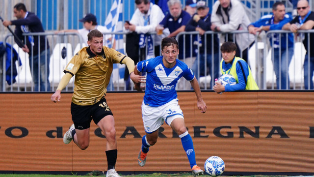 Photo LiveMedia/Luca Rossini
Brescia, Italy, October 22, 2022, Italian soccer Serie B match
Brescia Calcio vs Venezia FC
Image shows:
Matthieu Huard (Brescia FC)
LiveMedia - World Copyright