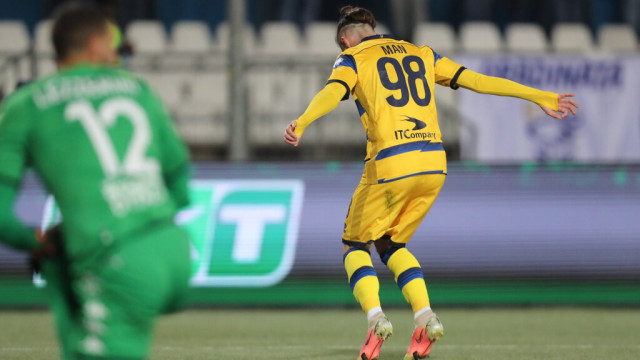 Photo LiveMedia/Luca Amedeo Bizzarri
Brescia, Italy, December 12, 2022, Italian soccer Serie B match
Brescia Calcio vs Parma Calcio
Image shows:
DENNIS MAN (PARMA) CELEBRATES
LiveMedia - World Copyright
