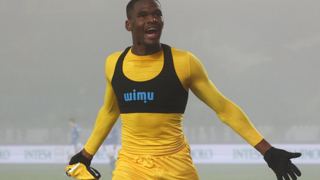 Photo LiveMedia/Luca Amedeo Bizzarri
Brescia, Italy, December 12, 2022, Italian soccer Serie B match
Brescia Calcio vs Parma Calcio
Image shows:
YOAN BONNY (PARMA) CELEBARTES
LiveMedia - World Copyright