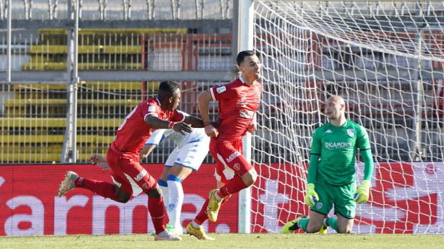 Photo LiveMedia/Loris Cerquiglini
Perugia, Italy, February 04, 2023, Italian soccer Serie B match
AC Perugia vs Brescia Calcio
Image shows:
santoro simone (n.25 perugia calcio) rejoices 1-0
LiveMedia - World Copyright