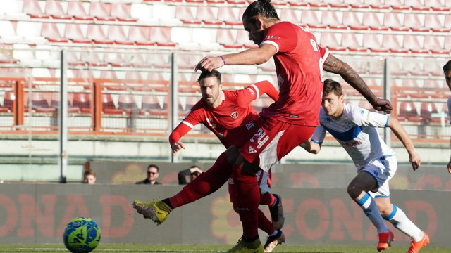 Photo LiveMedia/Loris Cerquiglini
Perugia, Italy, February 04, 2023, Italian soccer Serie B match
AC Perugia vs Brescia Calcio
Image shows:
casasola tiago (n.24 perugia calcio) goal 2-0 penalty
LiveMedia - World Copyright