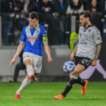 Dimitri Bisoli (Brescia) fights for the ball against Filippo Bandinelli (Spezia) during Spezia Calcio vs Brescia Calcio, Italian soccer Serie B match in La Spezia, Italy, March 28 2025