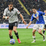 Francesco Pio Esposito (Spezia) hampered by Andrea Cistana (Brescia) during Spezia Calcio vs Brescia Calcio, Italian soccer Serie B match in La Spezia, Italy, March 28 2025