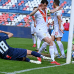 Juan Manuel Cruz (Cosenza) against dimitri Bisoli (Brescia) during Cosenza Calcio vs Brescia Calcio, Italian soccer Serie B match in Cosenza, Italy, April 12 2025