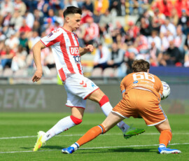 David Stuckler of L.R. Vicenza under pressure from Stefano Gori of Union Brescia during the match of 6th day of the Serie A Championship between L.R. Vicenza vs Union Brescia at the Romeo Menti Stadium on 29 March 2026 in Vicenza, VI.