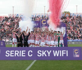 L.R. Vicenza's players celebrate their victory at the end of the match during the match of 34th day of the Serie C Championship between L.R. Vicenza vs Union Brescia at the Romeo Menti Stadium on 29 March 2026 in Vicenza, VI.