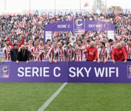 L.R. Vicenza's players celebrate their victory at the end of the match during the match of 34th day of the Serie C Championship between L.R. Vicenza vs Union Brescia at the Romeo Menti Stadium on 29 March 2026 in Vicenza, VI.